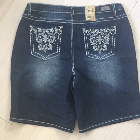 NWT Women’s Earl Jean shorts - Picture 4 of 6
